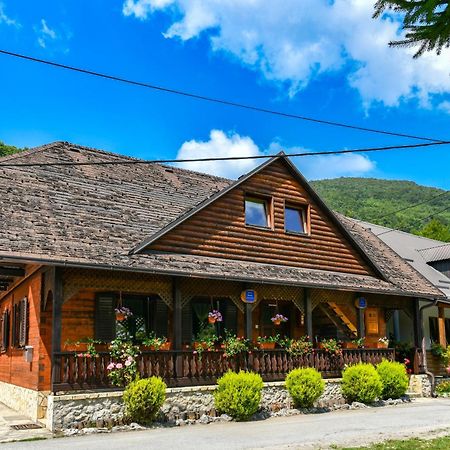 Guest House Martin Korana Екстер'єр фото
