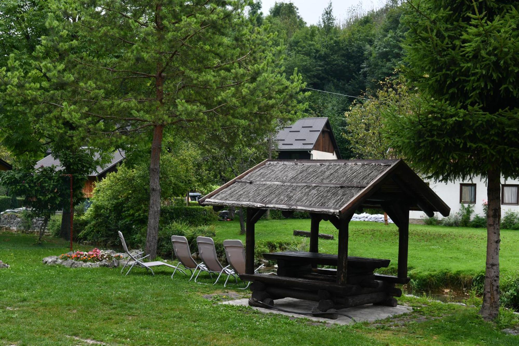 Guest House Martin Korana Екстер'єр фото