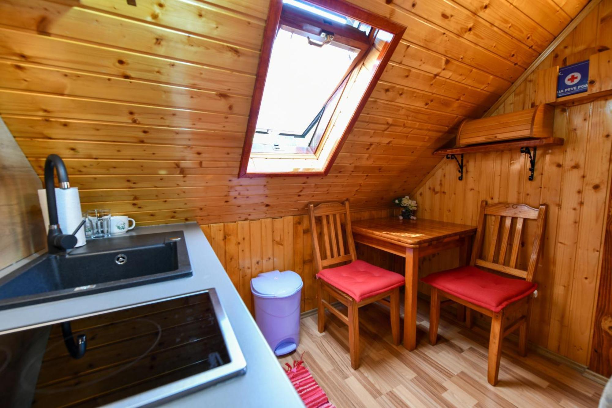Guest House Martin Korana Екстер'єр фото