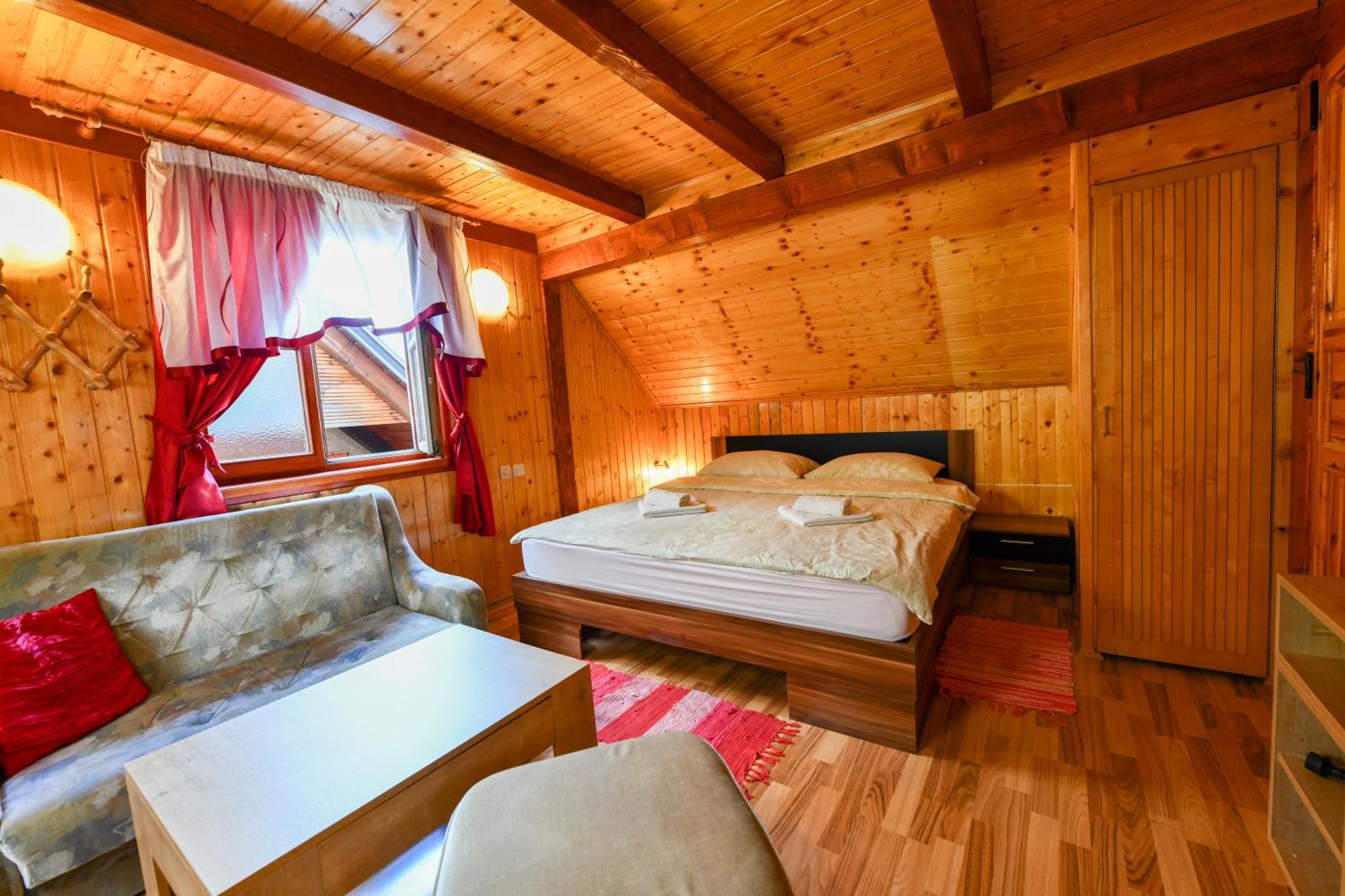 Guest House Martin Korana Екстер'єр фото
