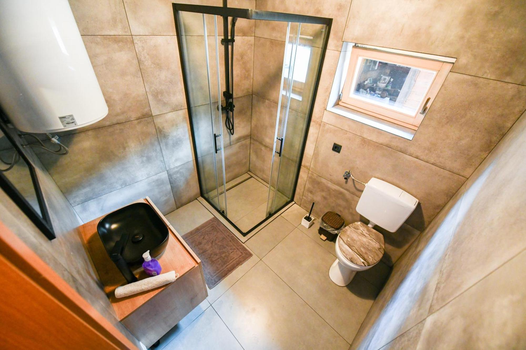 Guest House Martin Korana Екстер'єр фото