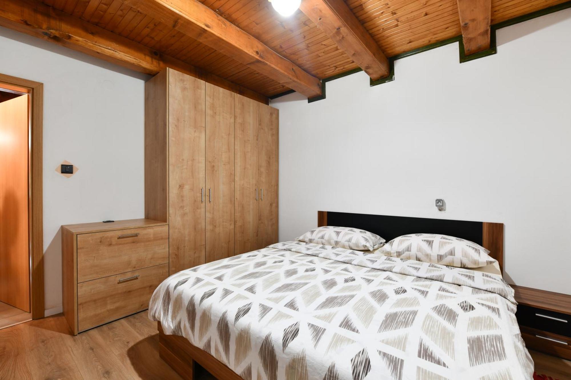 Guest House Martin Korana Екстер'єр фото