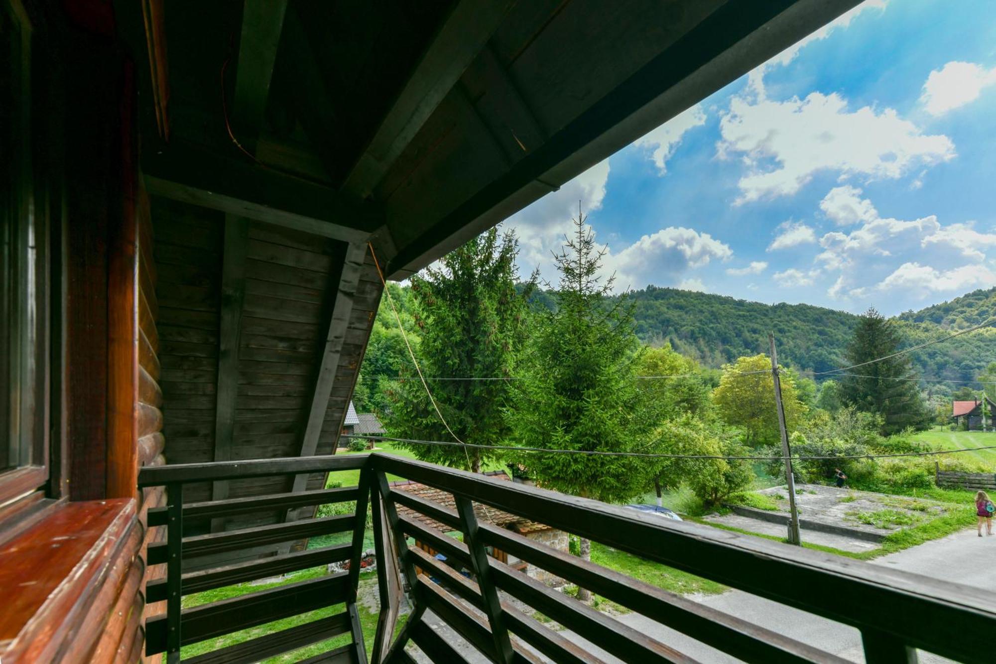 Guest House Martin Korana Екстер'єр фото
