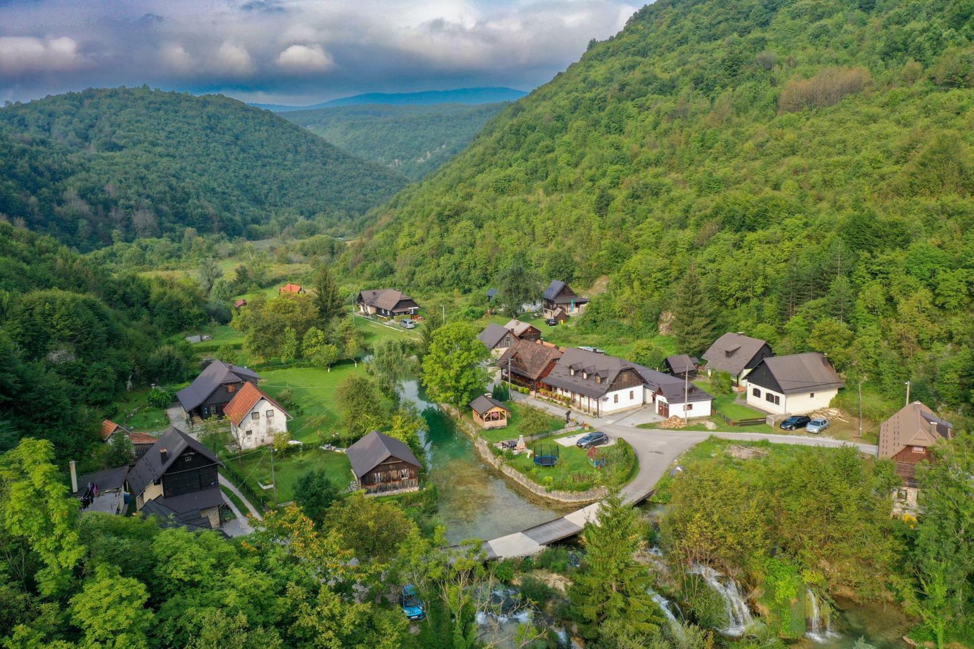 Guest House Martin Korana Екстер'єр фото