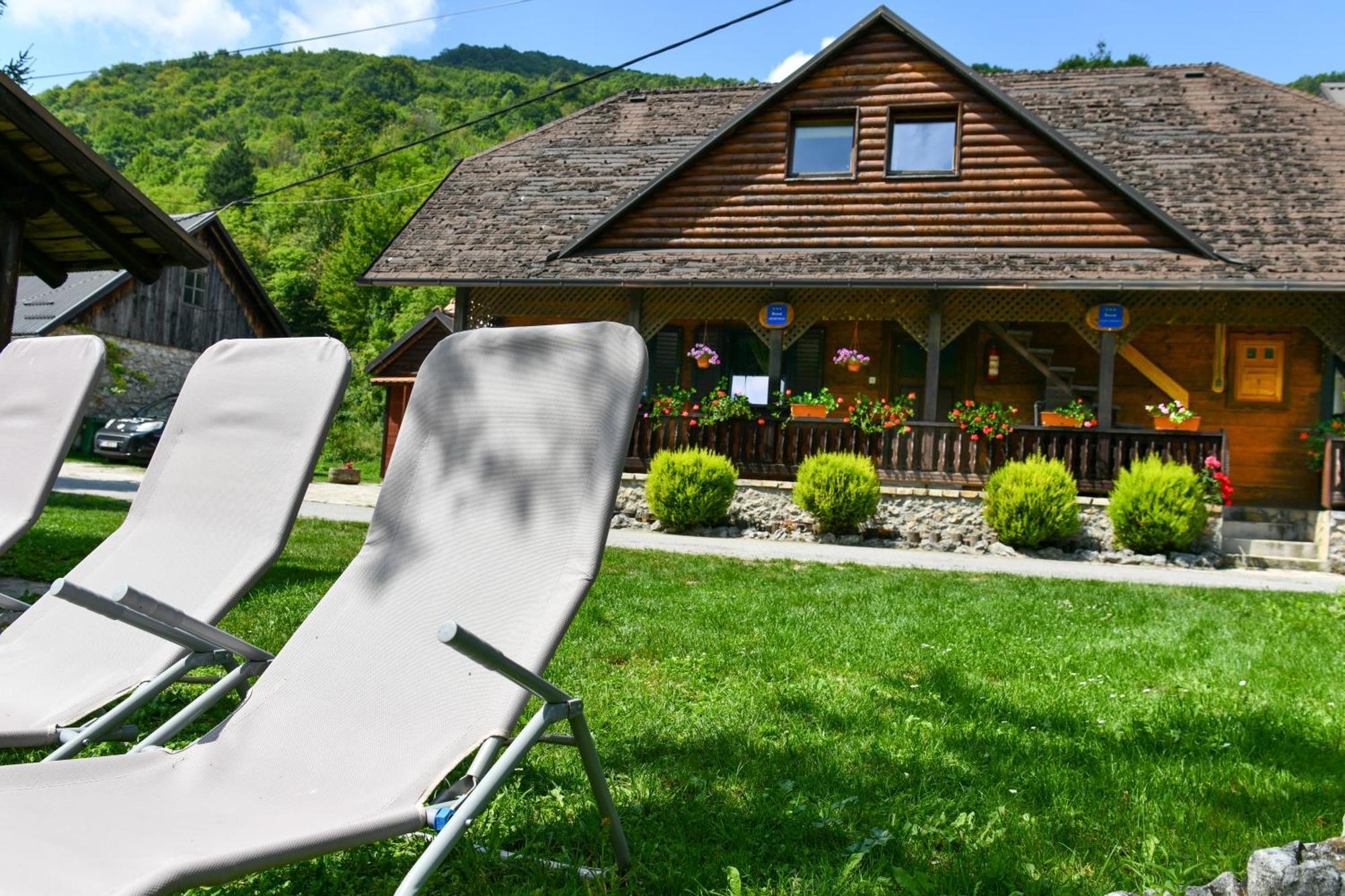 Guest House Martin Korana Екстер'єр фото
