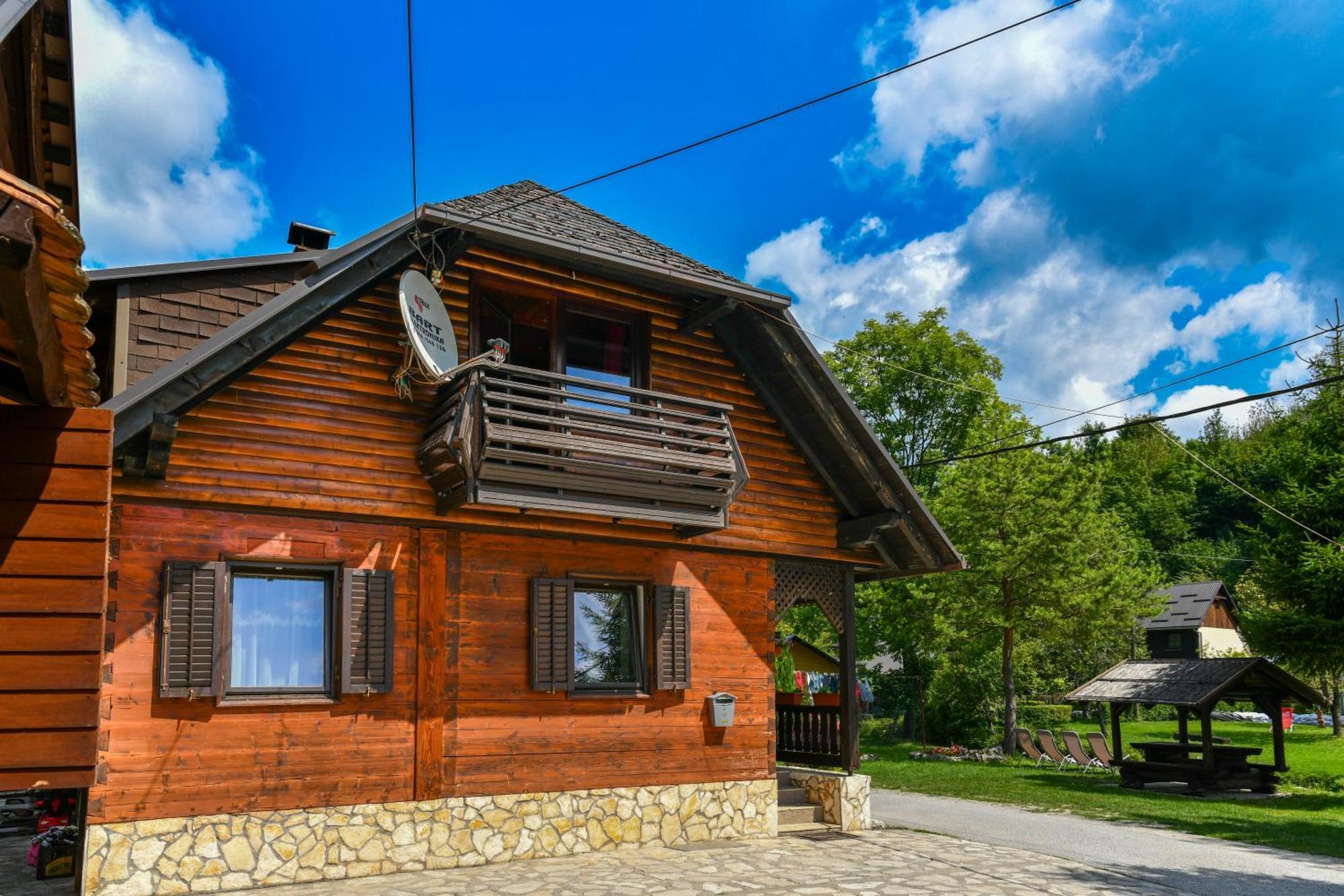 Guest House Martin Korana Екстер'єр фото